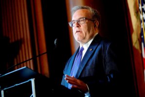 弗吉尼亞州長選擇特朗普EPA首席的關鍵作用