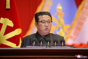 金正恩視察高超音速導彈發射后呼吁增加“軍事力量