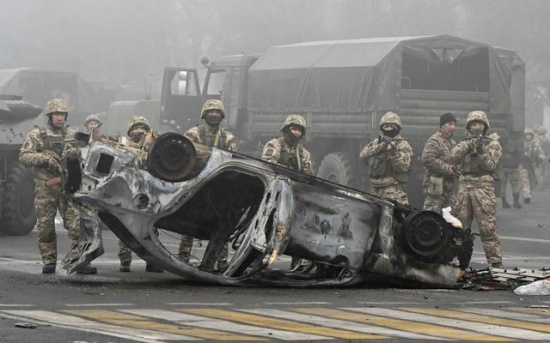 在阿拉木圖中國人:槍聲爆炸聲交織