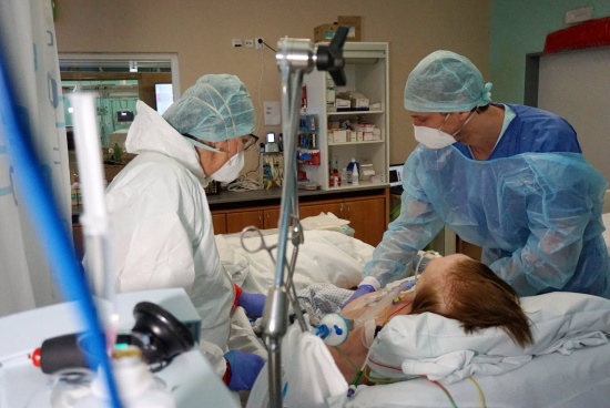 捷克新增確診病例創單日最高記錄