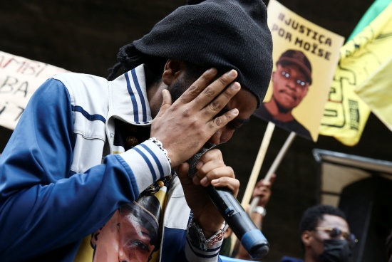 反對謀殺剛果移民的抗議集中在巴西的種族主義