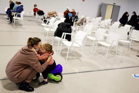 三代女性逃離烏克蘭戰爭前往西班牙