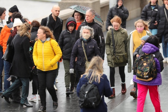 英格蘭的COVID-19感染率下降：每30人有1人感染新冠