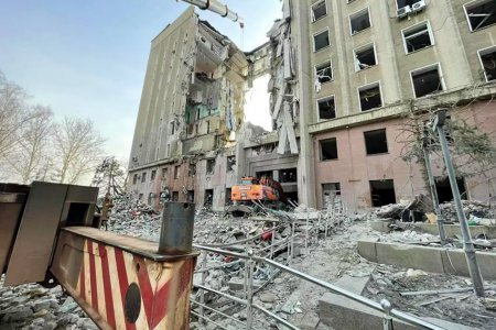 烏克蘭南部港口城市尼古拉耶夫遭火箭彈襲擊致35人