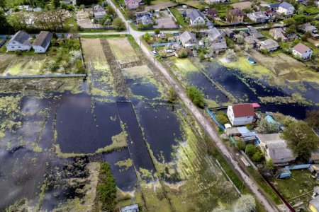 烏克蘭炸毀大壩阻止俄軍進攻 烏克蘭德米迪夫村被洪