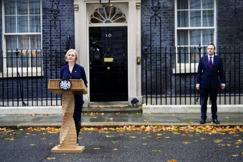 特拉斯宣布辭去英國首相職務