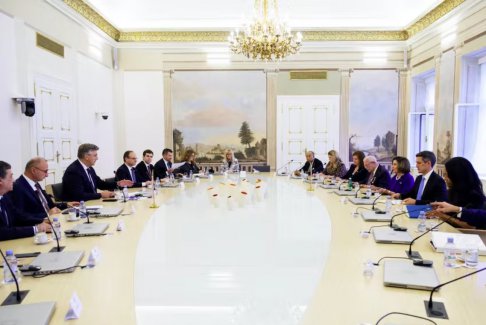 美國眾議院議長佩洛西稱伊朗向俄羅斯提供無人機犯