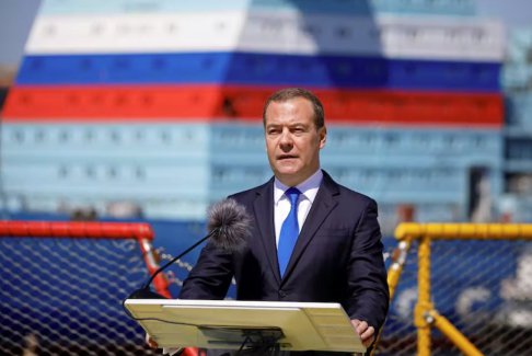 梅德韋杰夫說俄羅斯正在與撒旦進行一場神圣的戰斗