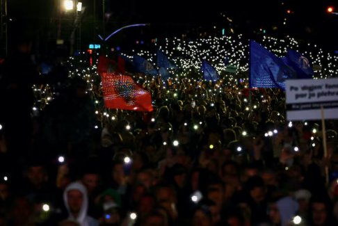 阿爾巴尼亞反政府示威者與警察發生沖突