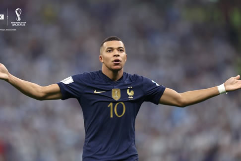 姆巴佩領“金靴獎”表情難掩失落