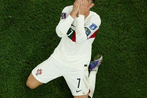 C羅賽后痛哭 球迷感嘆青春結束