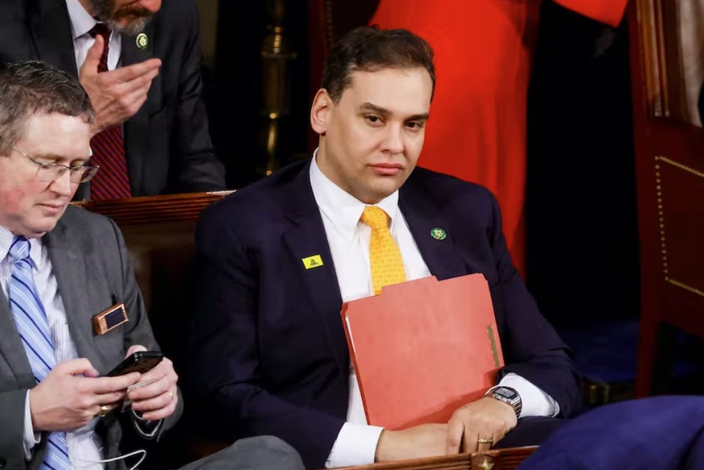 羅姆尼告訴共和黨人喬治桑托斯他&ldquo;不應(yīng)該進入國會&rdquo;