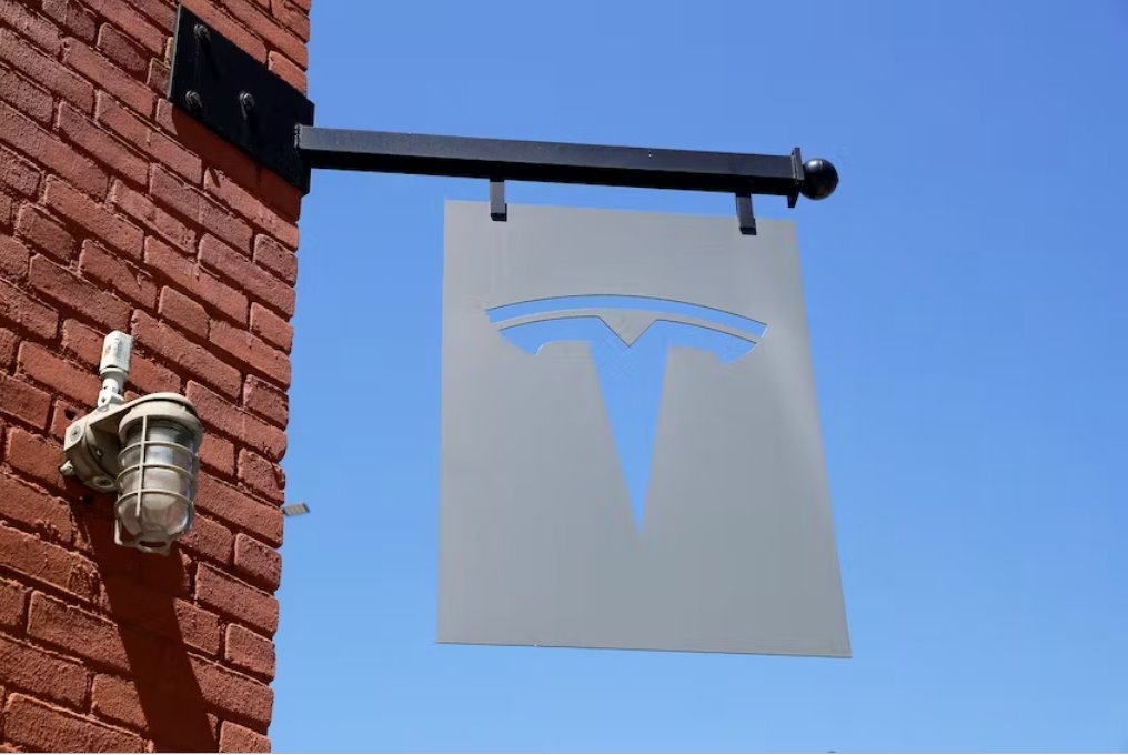 美國對襲擊北卡羅來納州學生的特斯拉展開安全調查