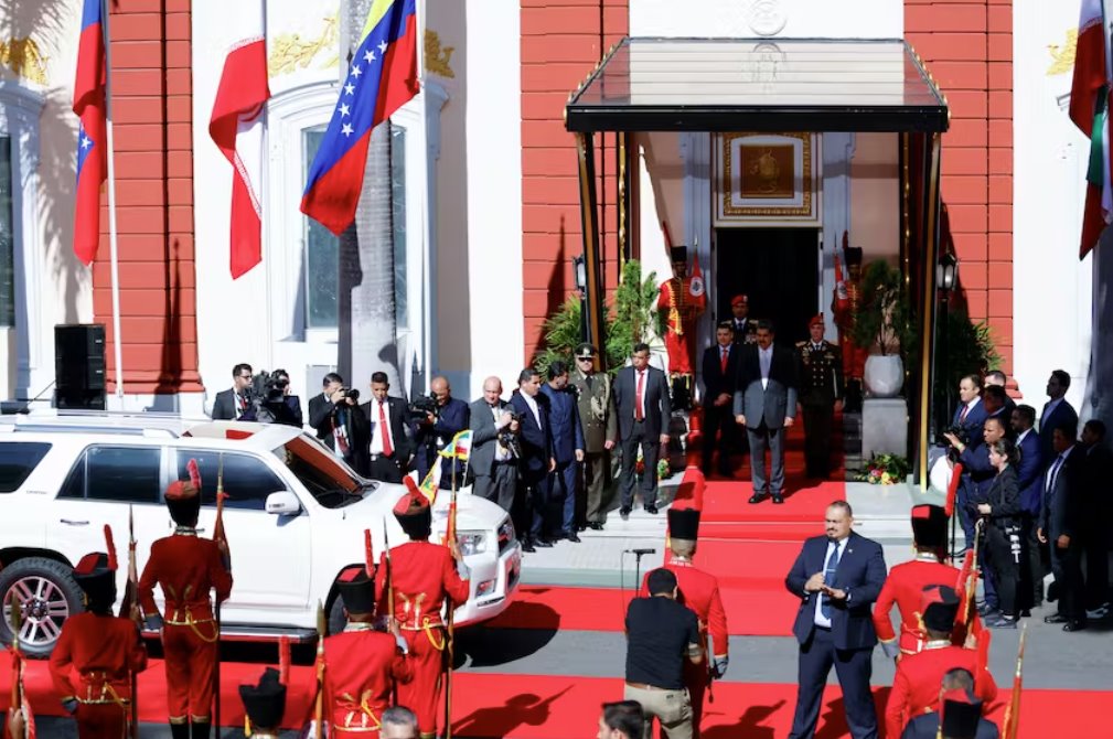 伊朗 委內(nèi)瑞拉關注貿(mào)易增長 簽署石化協(xié)議