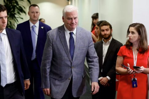 美國國會通過權宜法案避免政府關門