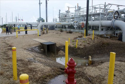 美國(guó)購(gòu)買(mǎi)120萬(wàn)桶石油作為戰(zhàn)略石油儲(chǔ)備