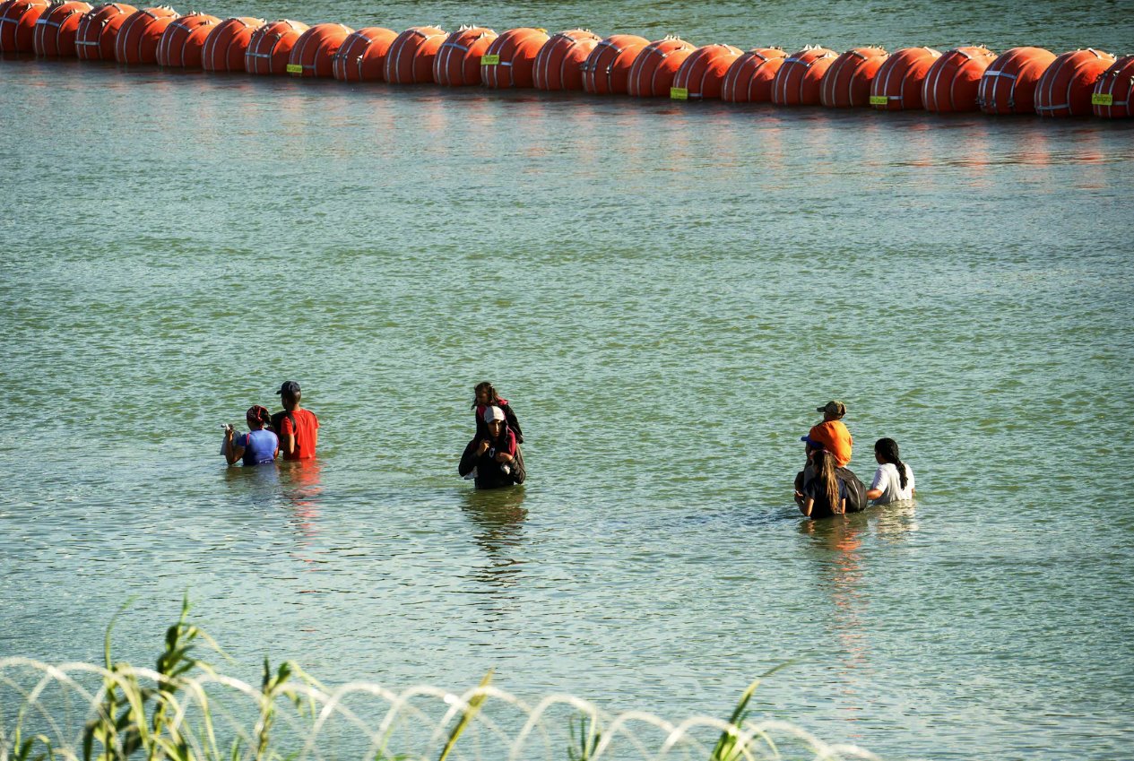 美國上訴法院規(guī)定 得克薩斯州必須消除格蘭德河移民障礙