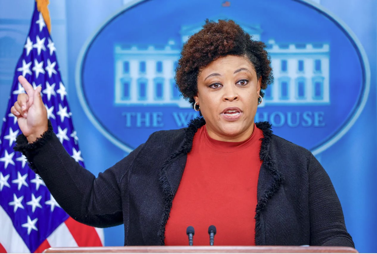 管理和預算辦公室主任沙蘭達&middot;楊(ShalandaYoung)于2023年9月29日在美國華盛頓白宮舉行的每日新聞發布會上向媒體發表講話。