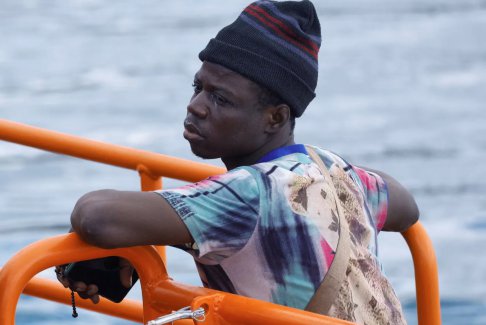 西班牙海岸警衛隊在加那利群島海域營救了124名移民