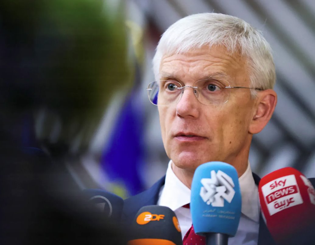 拉脫維亞外交部長克里斯賈尼斯&middot;卡林斯于2024年3月18日在比利時(shí)布魯塞爾出席歐盟外交部長會議時(shí)向媒體發(fā)表講話。