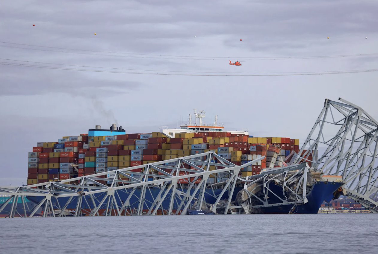 2024年3月26日,美國馬里蘭州巴爾的摩,Dali貨輪撞上弗朗西斯·斯科特基大橋并導致橋梁倒塌。