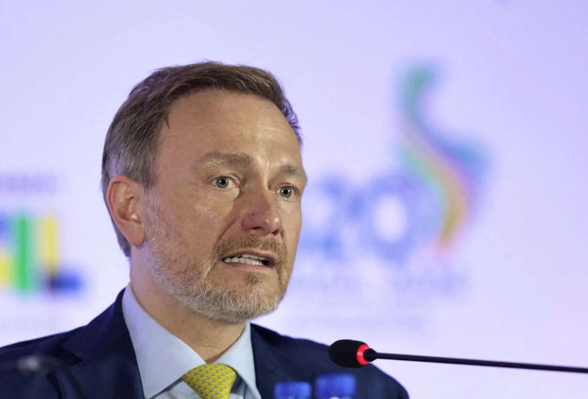 德國(guó)財(cái)政部長(zhǎng)克里斯蒂安&middot;林德納(ChristianLindner)在2024年2月29日于巴西圣保羅舉行的G20財(cái)長(zhǎng)和央行行長(zhǎng)會(huì)議新聞發(fā)布會(huì)上發(fā)表講話(huà)。