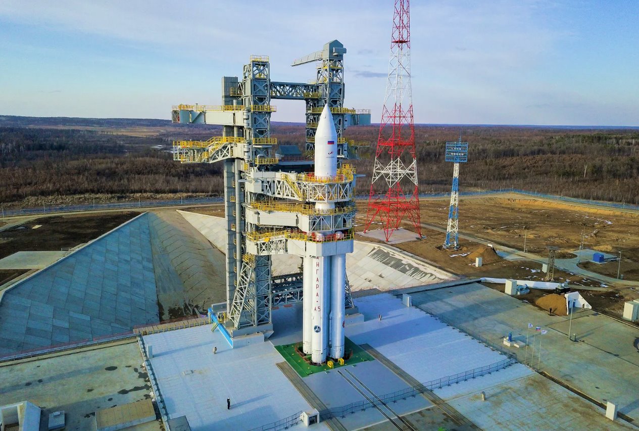 2024年4月8日,安加拉-A5火箭出現(xiàn)在俄羅斯遠(yuǎn)東阿穆爾地區(qū)東方航天發(fā)射場(chǎng)的發(fā)射臺(tái)上。