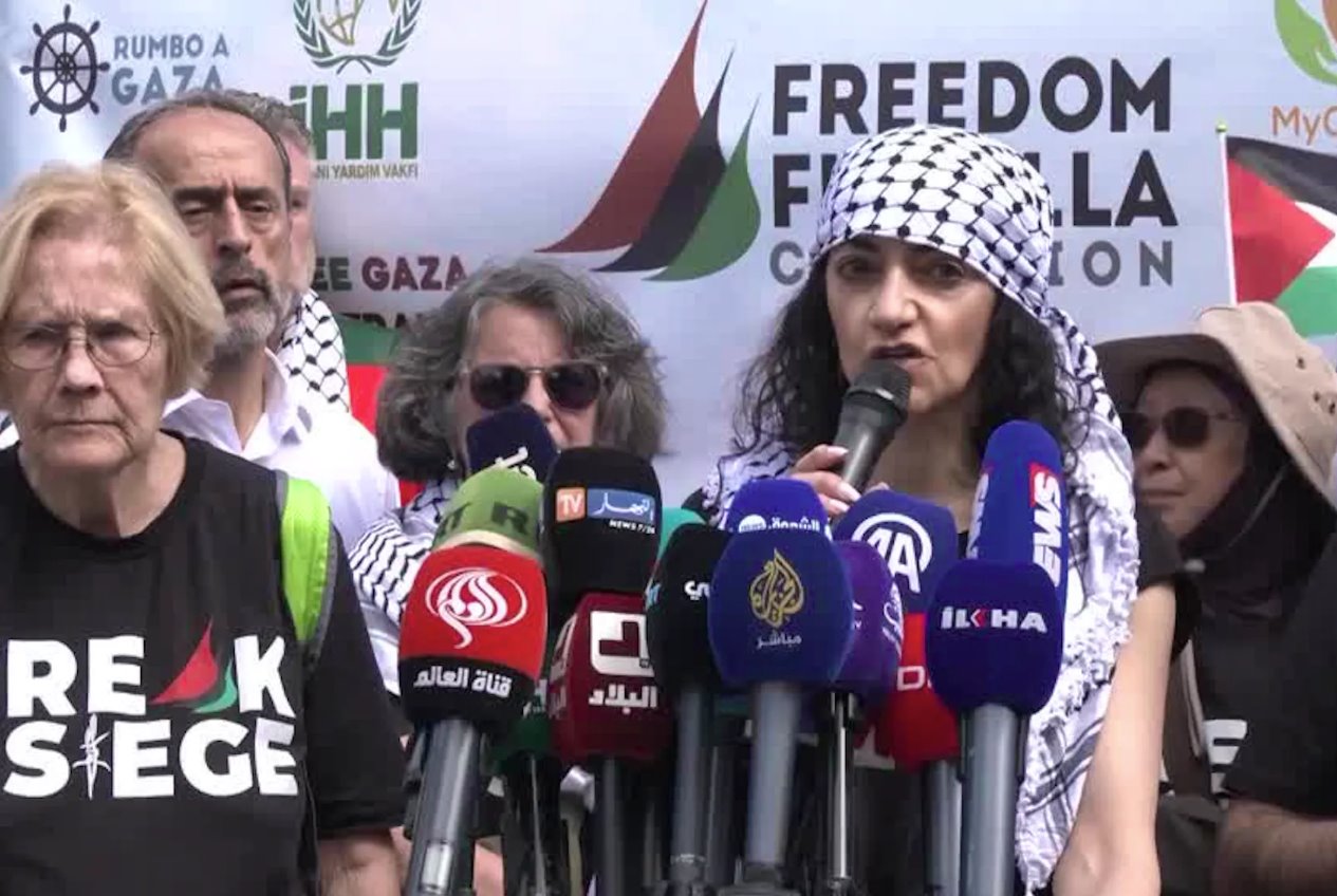 活動家兼人權律師胡瓦伊達&middot;阿拉夫(HuwaidaArraf)說：&ldquo;我們的貨船就是其中之一。&rdquo;