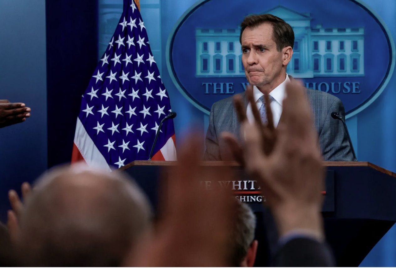 美國國家安全委員會戰略傳播協調員約翰&middot;柯比于2024年4月2日在美國華盛頓白宮舉行的新聞發布會上向記者發表講話。