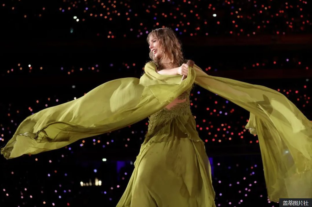 泰勒&middot;斯威夫特最后一場演出于周一晚上在法國里昂遭遇大雨天氣。