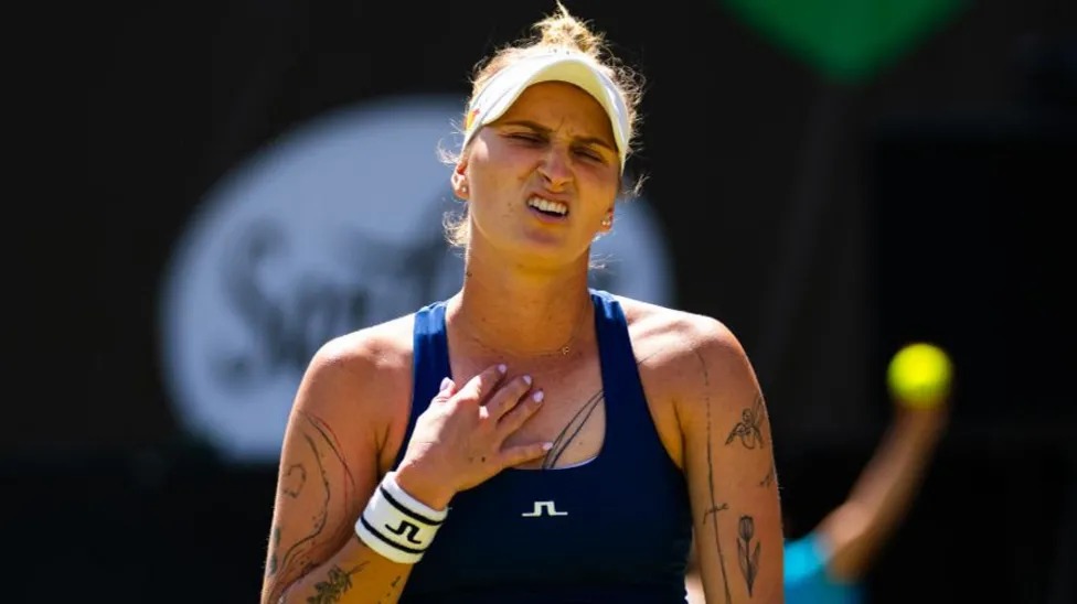 捷克共和國的馬塔塔&middot;萬德魯索娃在草地上取得了八連勝