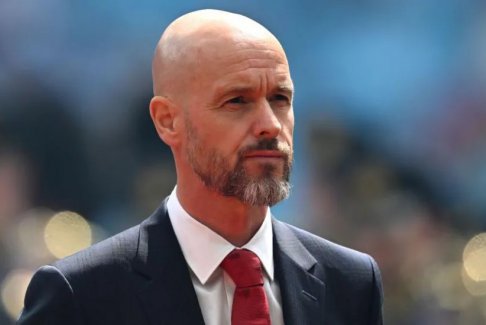 曼聯(lián)主教練埃里克·滕哈格的合同延長1年至2026年