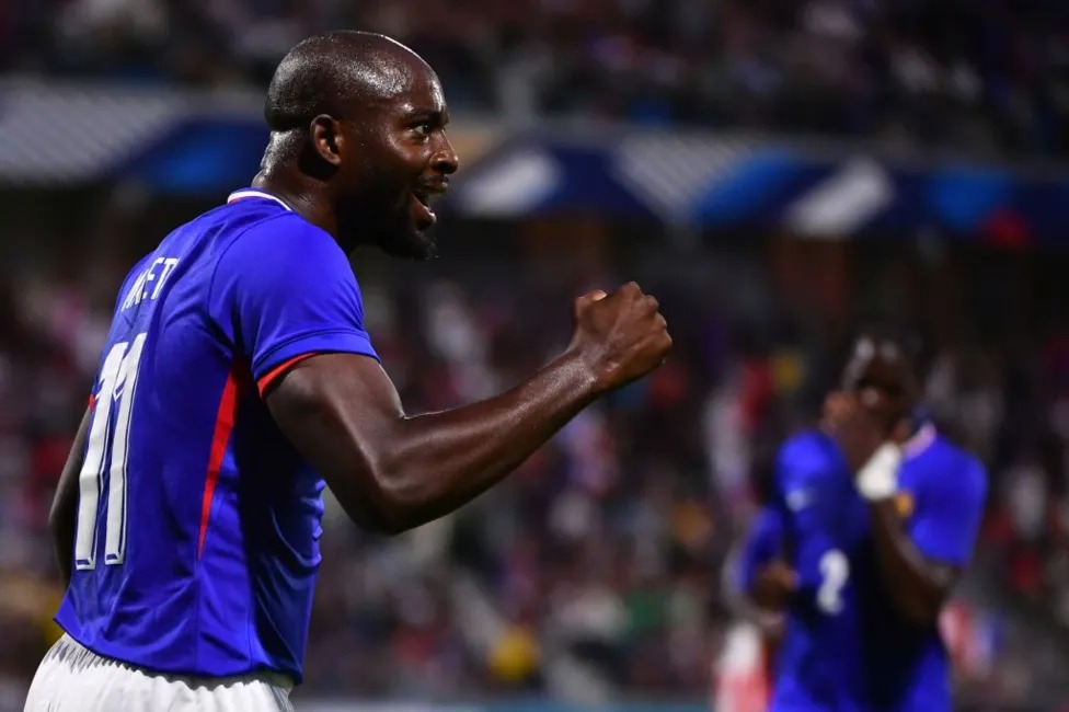 讓-菲利普·馬特塔(Jean-PhilippeMateta)代表法國青年隊出戰,但尚未獲得成年隊出場機會