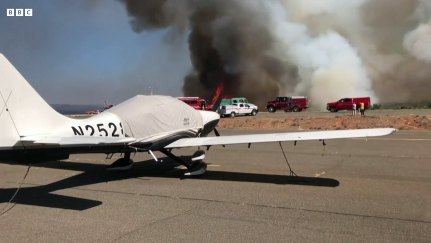 加州機場被野火吞沒