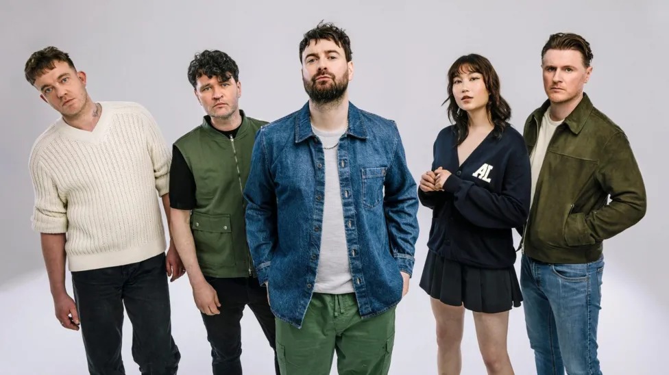 競猜嘉賓：Courteeners的第七張錄音室專輯《Pink Cactus Cafe》于10月25日發行。他們的新單曲《夜間巴士的孤獨》現已發行。