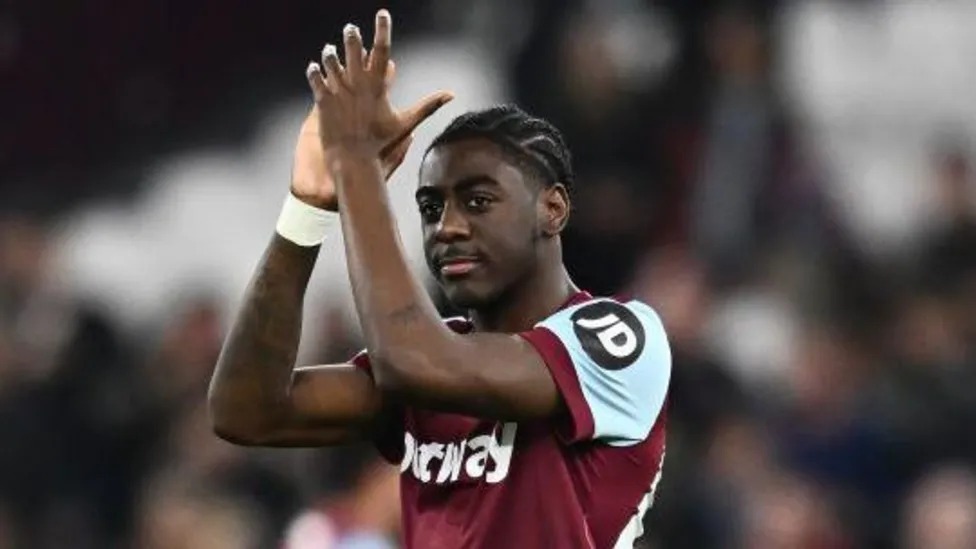 迪文&middot;穆巴馬即將轉會曼城，但需要支付醫療費和賠償費