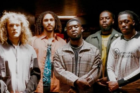 克里斯·薩頓的英超聯(lián)賽預(yù)測 vs EzraCollective的Femi和