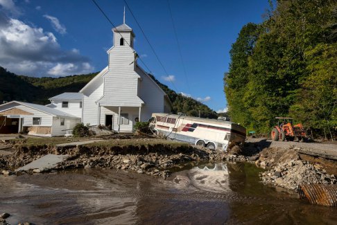 颶風海倫造成的洪水過后 北卡羅來納州援助即將抵達