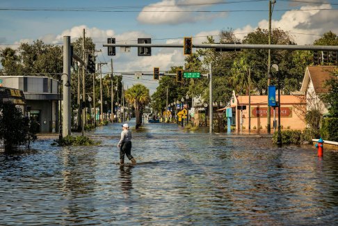 佛羅里達州發布疏散令以應對颶風米爾頓
