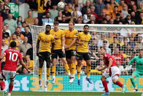 定位球?qū)＜业尼绕? class=