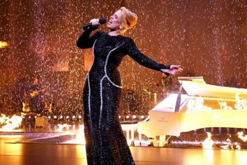 阿黛爾含淚告別維加斯 不知道什么時(shí)候才能再次表演