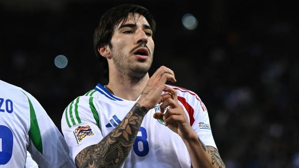 桑德羅·托納利在第20次代表意大利國家隊比賽中攻入個人首粒進球