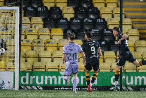 蘇格蘭超級聯賽利文斯頓2-0粉薊