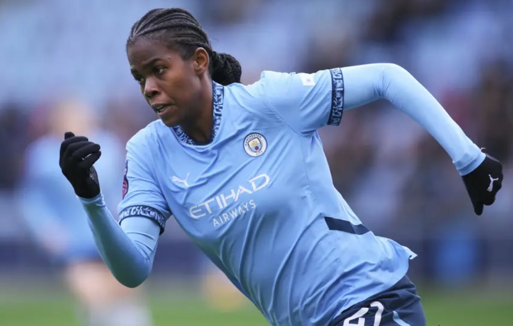 曼城隊(duì)的Khadija Shaw在為曼城隊(duì)效力