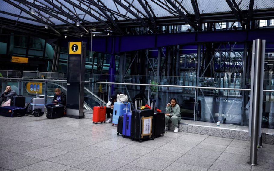 停運(yùn)導(dǎo)致許多乘客不得不另作安排