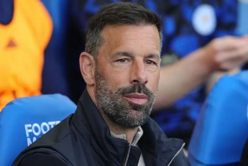 范尼斯特魯伊不確定他是否會(huì)繼續(xù)擔(dān)任萊斯特城主教