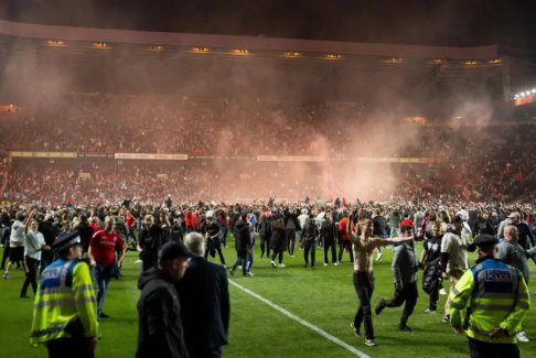 查爾頓隊戰勝維康比流浪者隊進入溫布利英甲半決賽