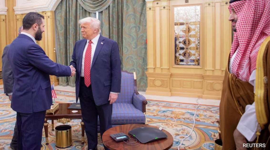 美國總統唐納德·特朗普在利雅得會見敘利亞總統艾哈邁德·沙拉