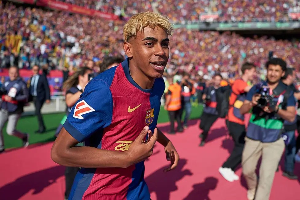 拉明·亞馬爾成為代表巴塞羅那出場100次的最年輕球員