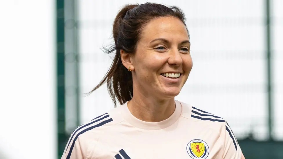 瑞秋&middot;科西(RachelCorsie)在奧里亞姆(Oriam)參加蘇格蘭女子國(guó)家隊(duì)訓(xùn)練